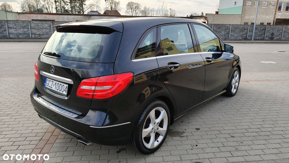 Mercedes-Benz Klasa B 200 Edition - 23