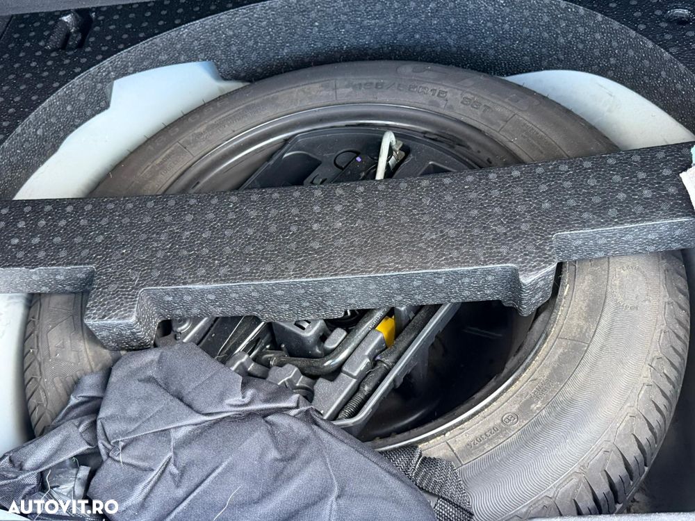 Peugeot 2008 1.2 PureTech Turbo EAT6 S&S Allure - 27