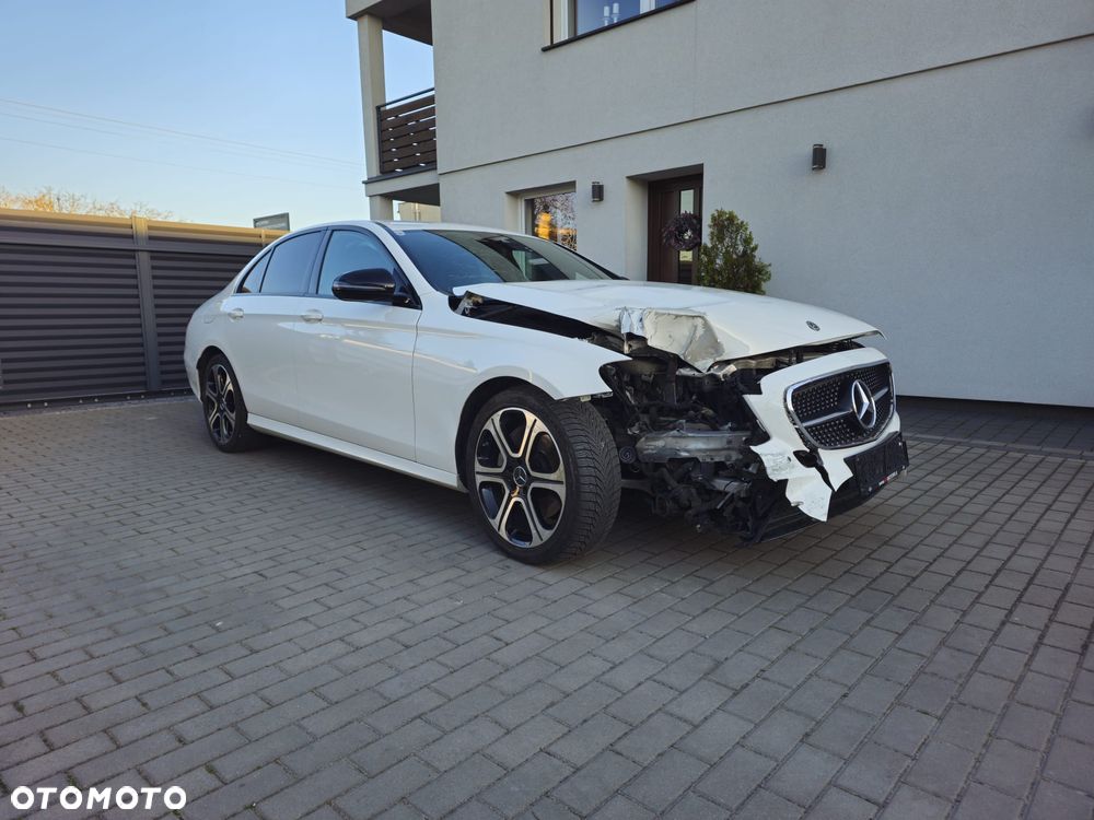 Mercedes-Benz Klasa E 220 d 9G-TRONIC AMG Line - 7