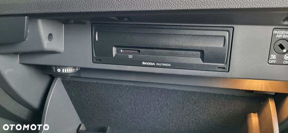 Skoda Superb 2.0 TDI Ambition DSG - 29