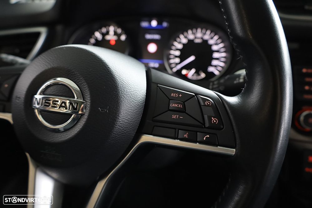 Nissan Qashqai 1.5 dCi N-Connecta J18 - 20