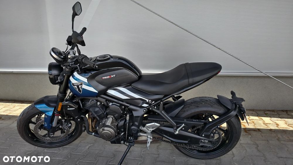 Triumph Trident - 3