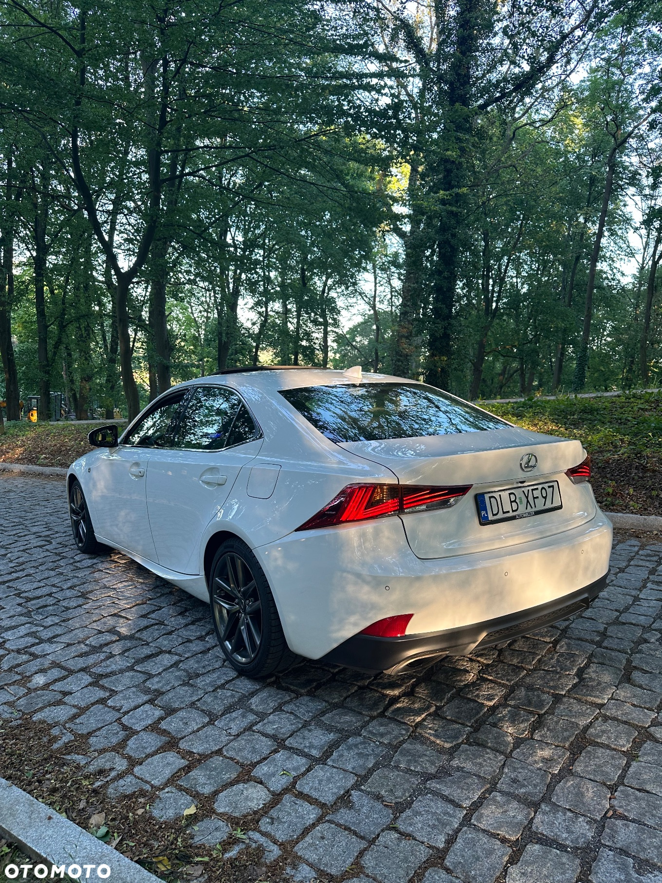 Lexus IS 200t / 300 F Sport - 5