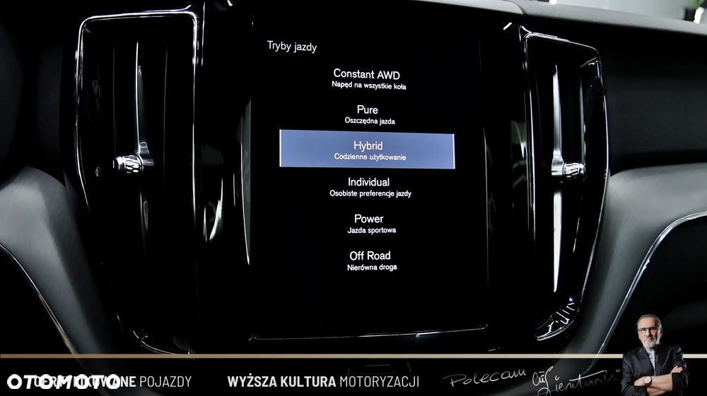 Volvo XC 60 T8 Twin Engine AWD Geartronic Momentum - 26