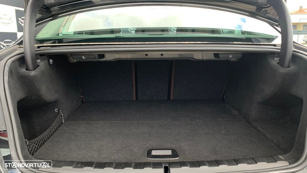 BMW 320 e Aut. Advantage - 36