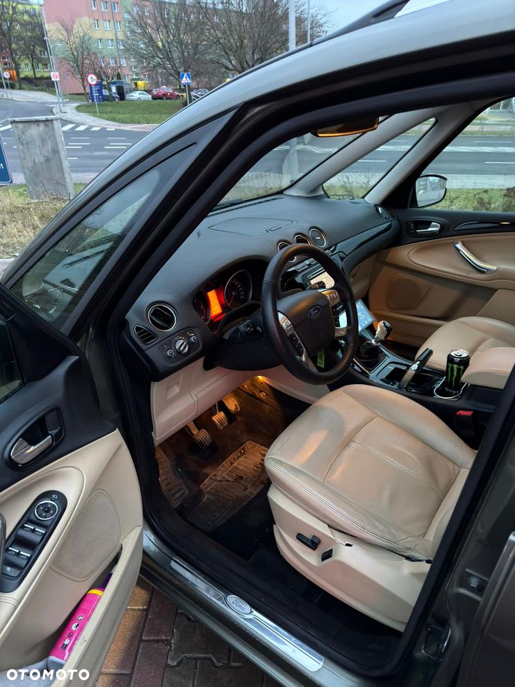 Ford Galaxy 2.0 TDCi Ghia - 17