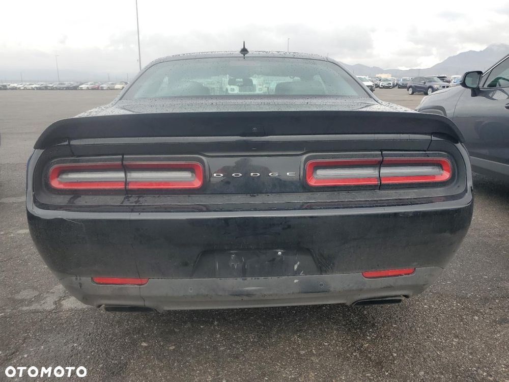Dodge Challenger - 6