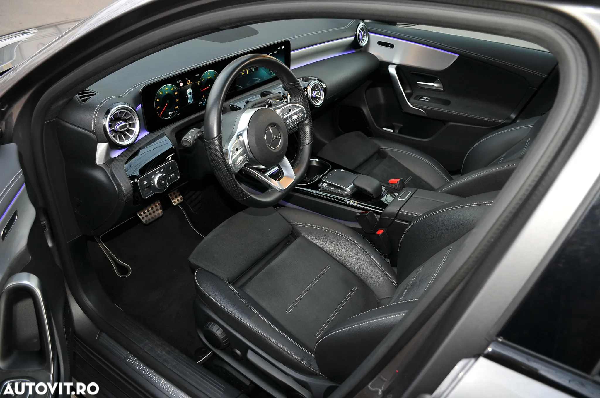 Mercedes-Benz A 220 d 4Matic 8G-DCT AMG Line - 14