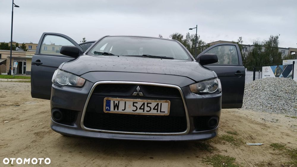 Mitsubishi Lancer - 1