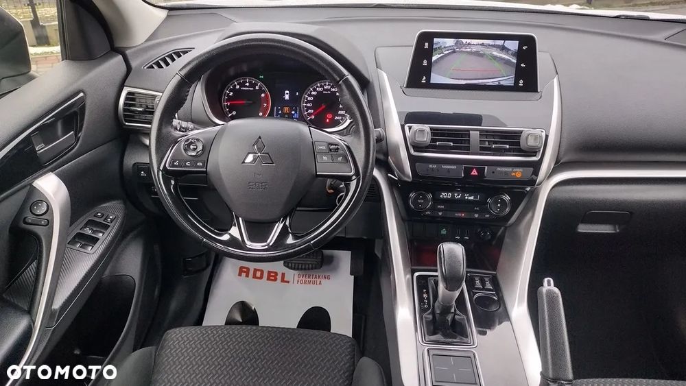 Mitsubishi Eclipse Cross - 12