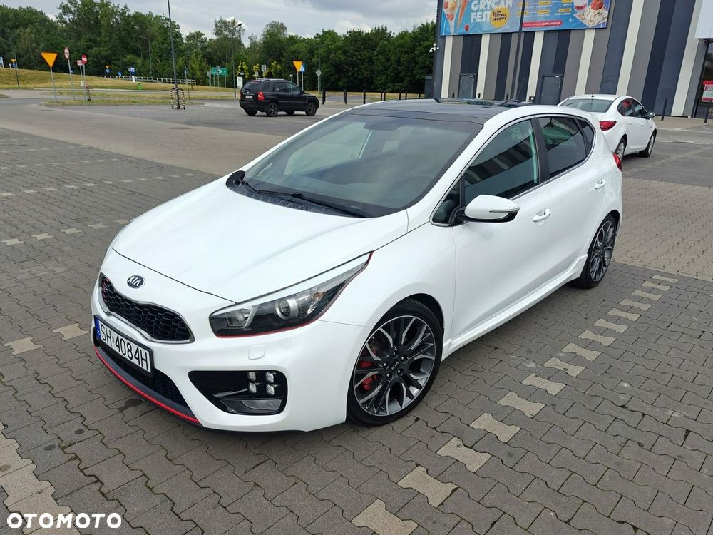 Kia Ceed - 10