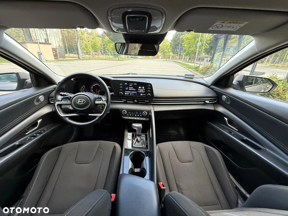 Hyundai Elantra 1.6 Smart CVT - 19