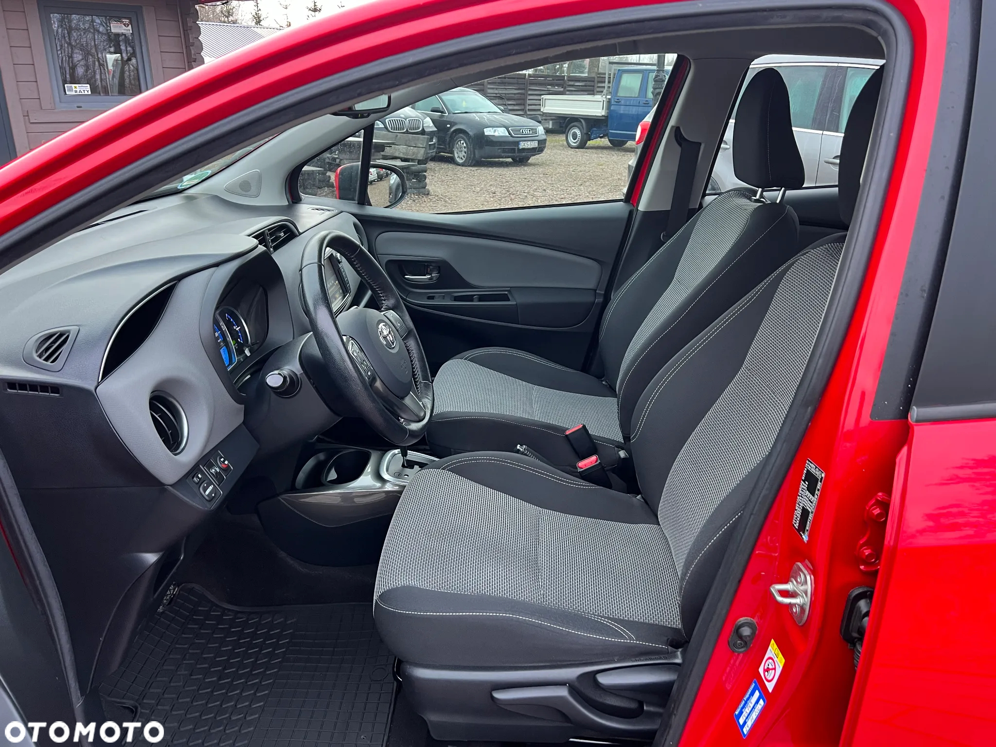 Toyota Yaris - 14