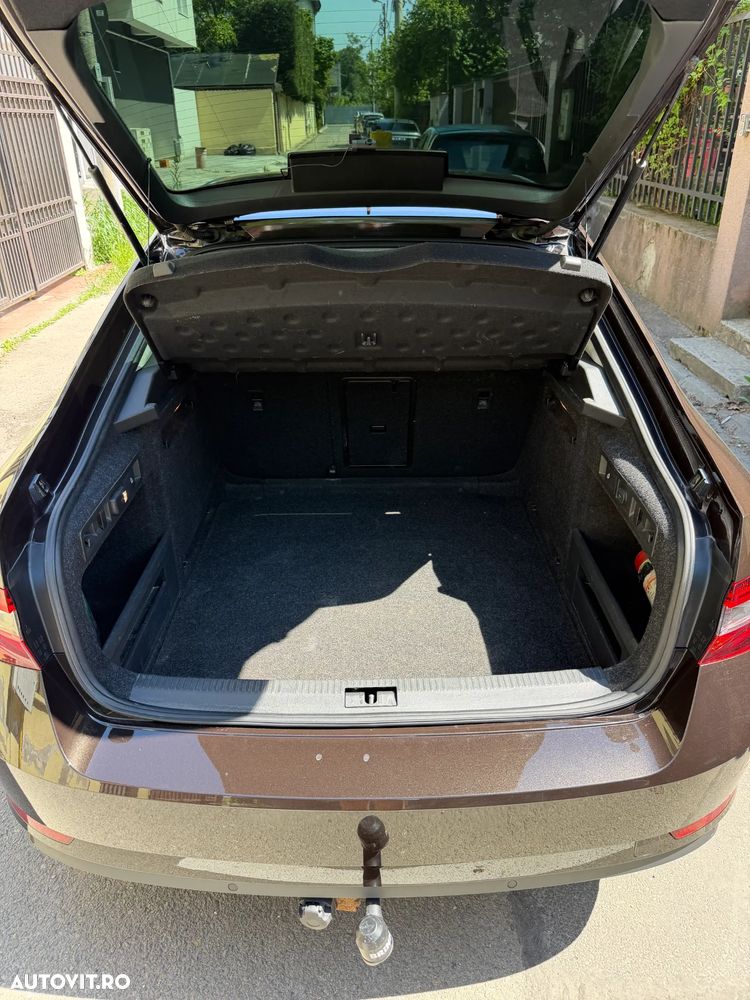 Skoda Superb 2.0 TDI DSG Style - 6