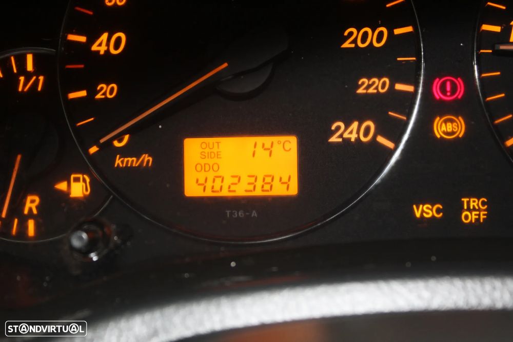 Toyota Avensis SD 2.0 D-4D - 12