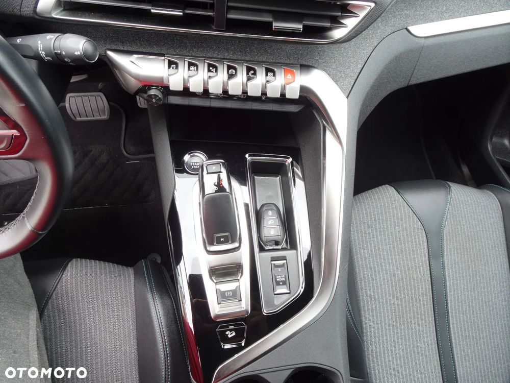 Peugeot 3008 1.5 BlueHDi Allure Pack S&S EAT8 - 37