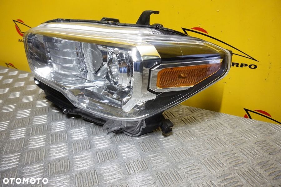 TOYOTA TACOMA 2016- REFLEKTOR LAMPA SOCZEWKOWA BEZ LED JASNA LEWA USA - 4