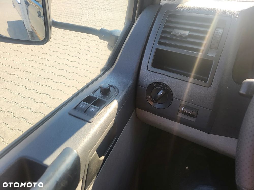 Volkswagen Transporter - 18