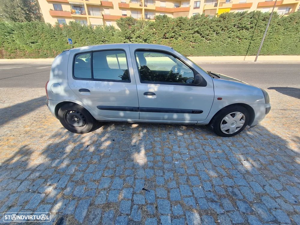 Renault Clio 1.5 dCi Authentique - 4