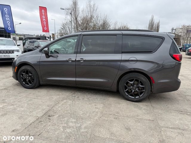 Chrysler Pacifica - 5