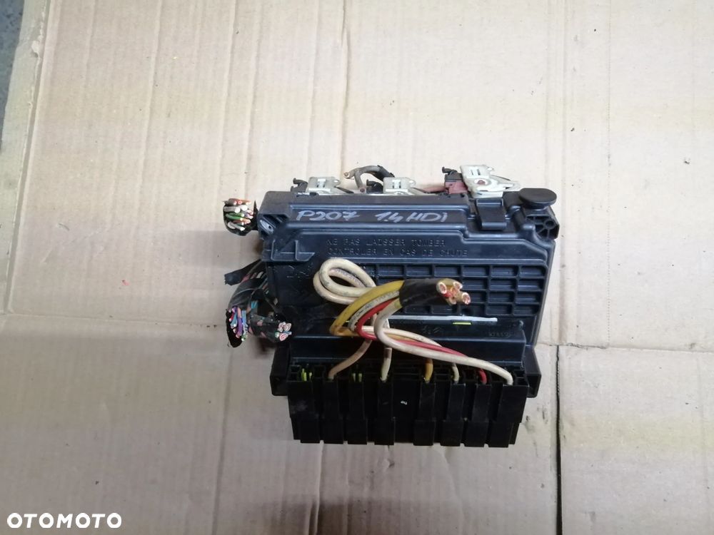 Citroen Peugeot 1.4 HDi 8HR 8HZ zestaw startowy komputer Bosch 0281017336 9677030080 BSM BSi stacyjka klucze licznik i inne - 9