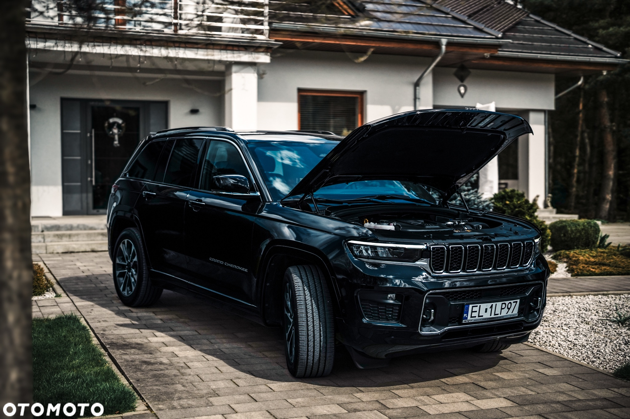 Jeep Grand Cherokee - 27