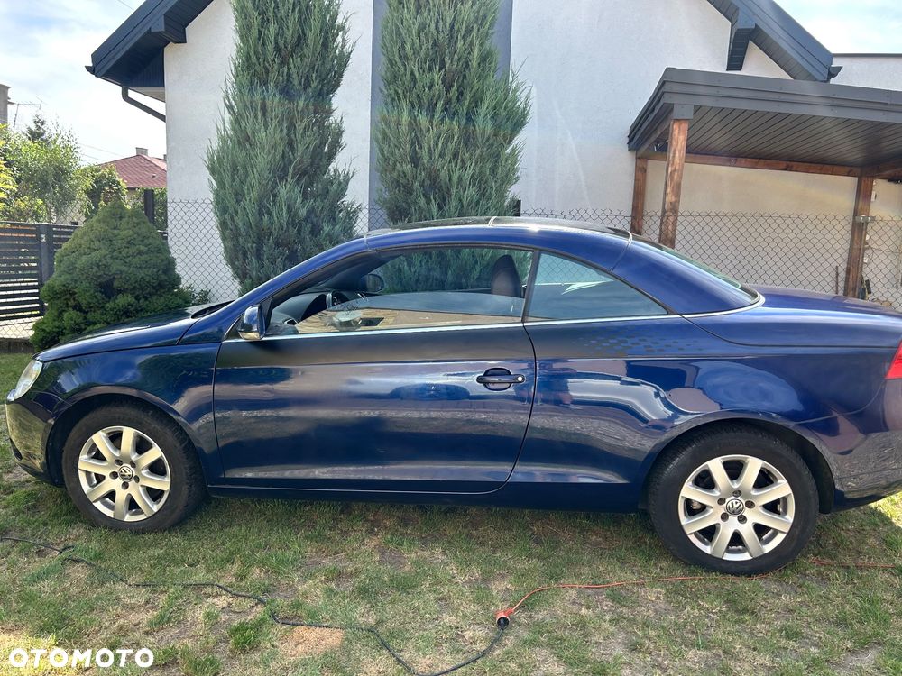 Volkswagen Eos 2.0 TDI DPF BlueMotion Technology - 17