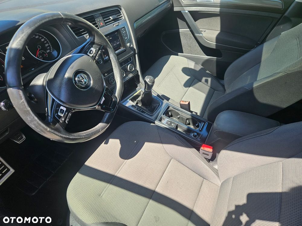 Volkswagen Golf - 14