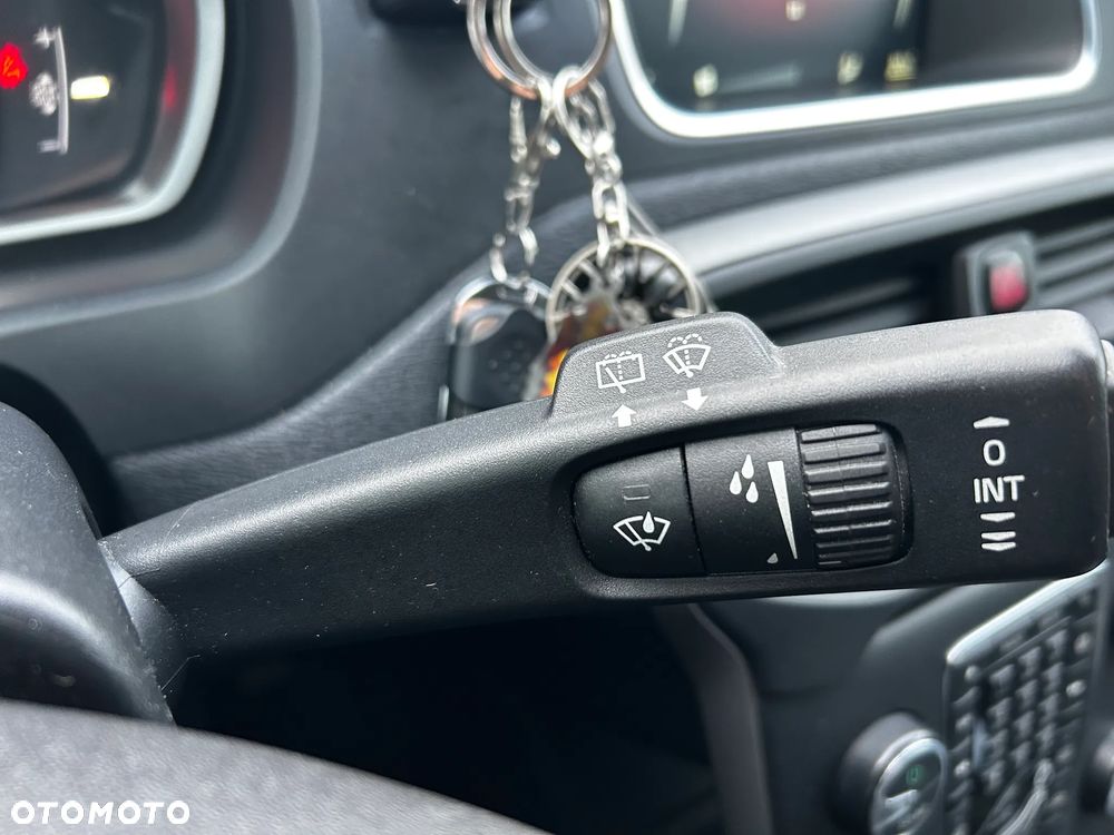 Volvo V40 D2 Drive-E Momentum - 19