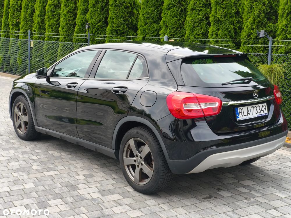 Mercedes-Benz GLA 180 Urban - 8
