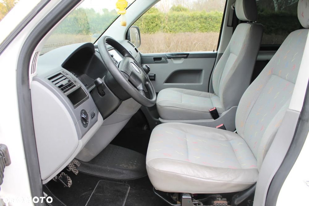 Volkswagen Transporter - 2