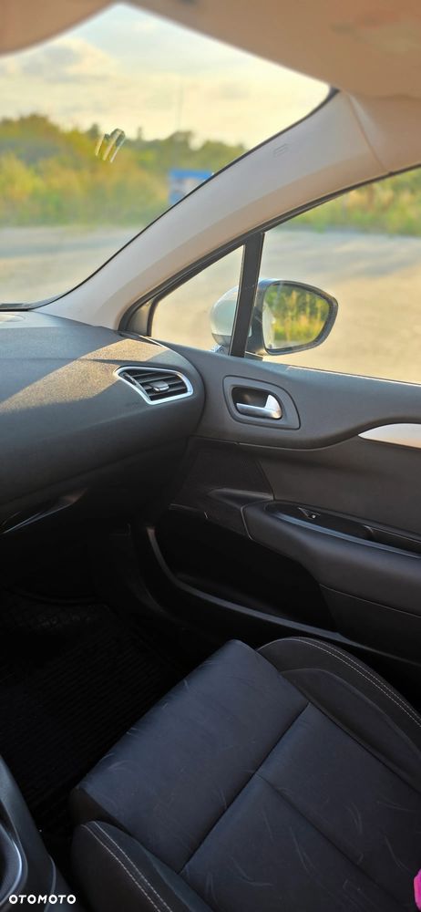 Citroën C4 1.6 HDi Attraction - 24