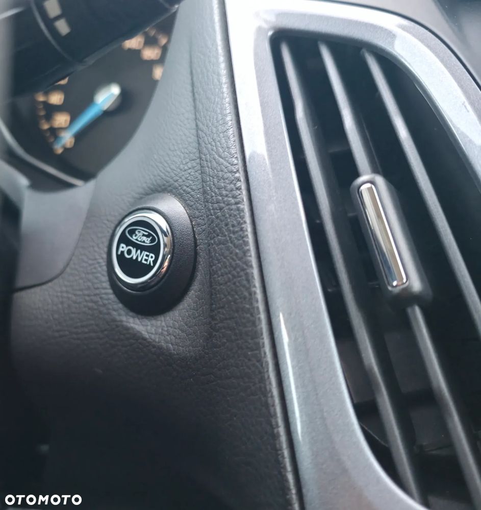 Ford Focus 1.6 EcoBoost Titanium - 19