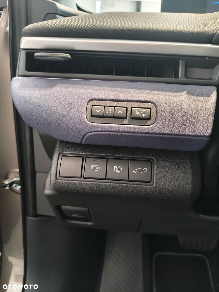 Subaru E-Outback - 12