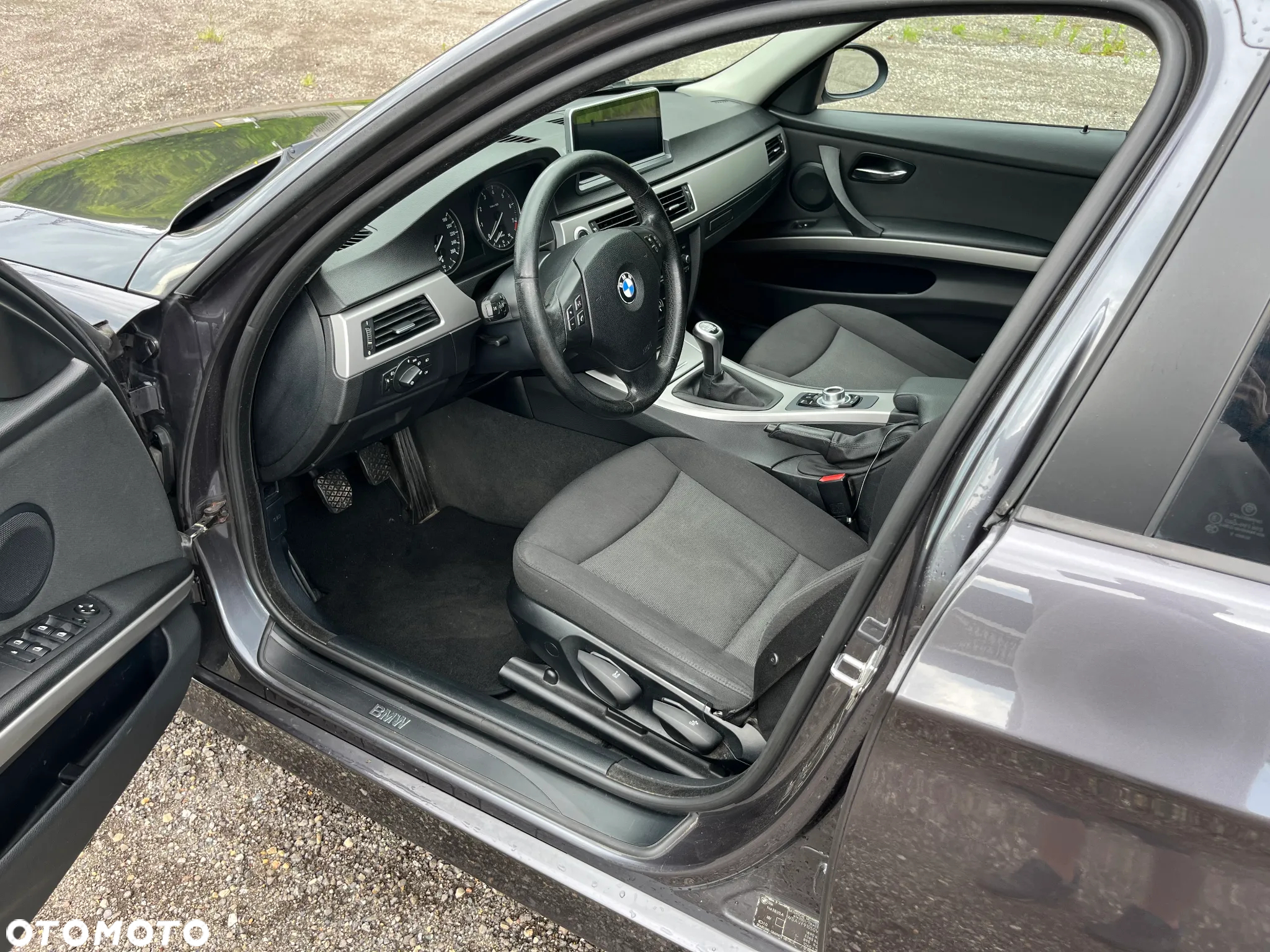BMW Seria 3 320i - 5