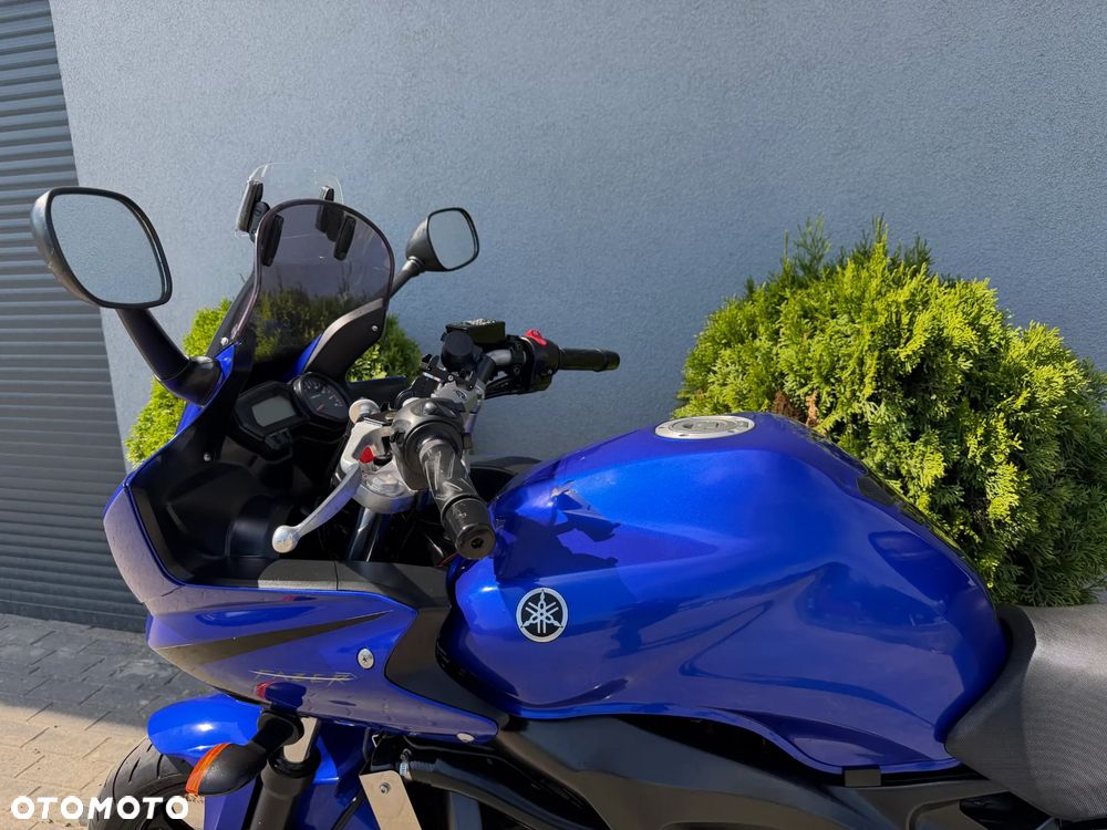 Yamaha FZ - 33