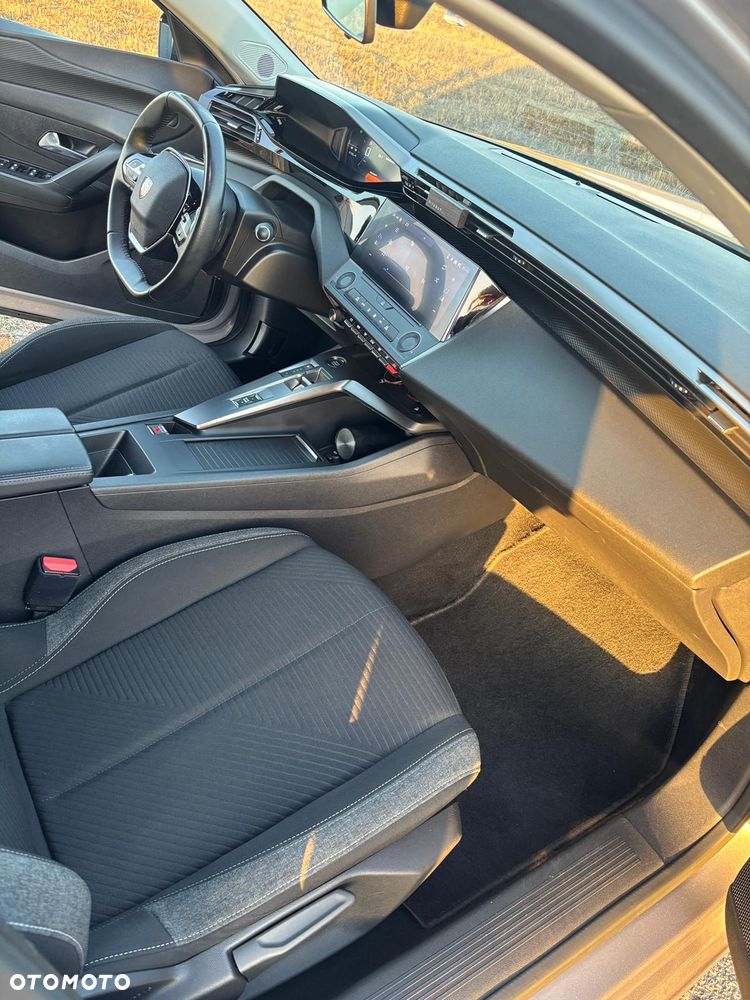 Peugeot 308 BlueHDi 130 EAT8 Style - 30