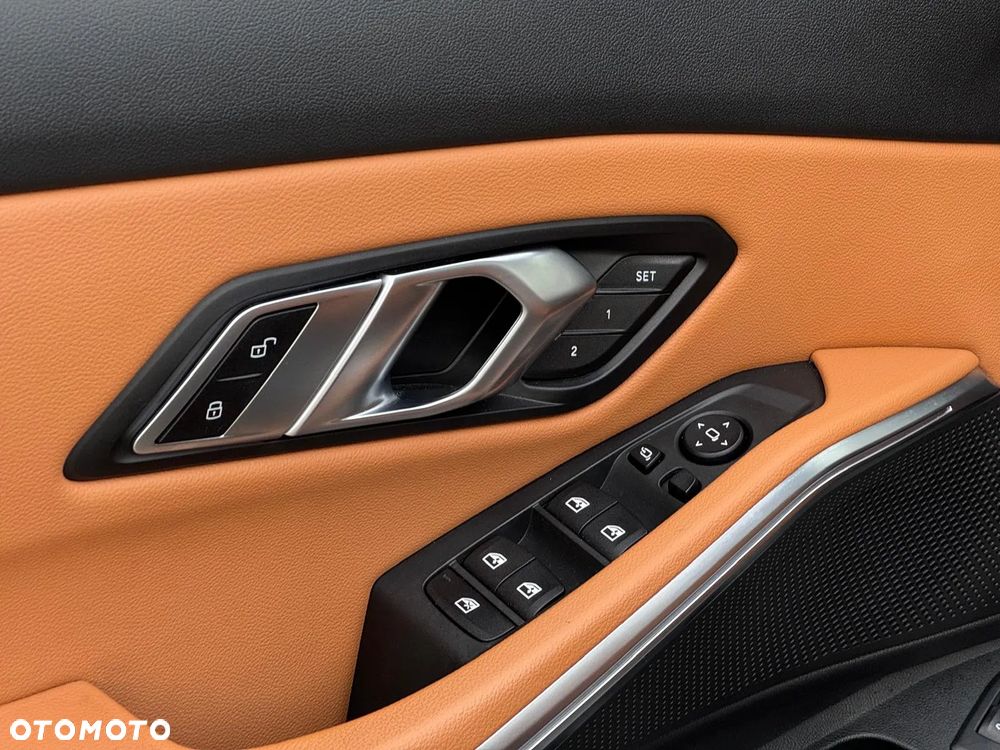 BMW Seria 3 330i xDrive Sport Line - 20