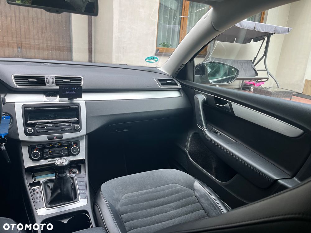 Volkswagen Passat 1.6 TDI BlueMotion Technology Highline - 14