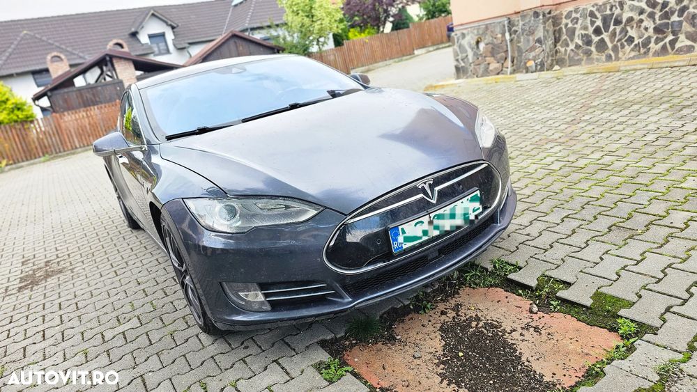 Tesla Model S Performance - 4