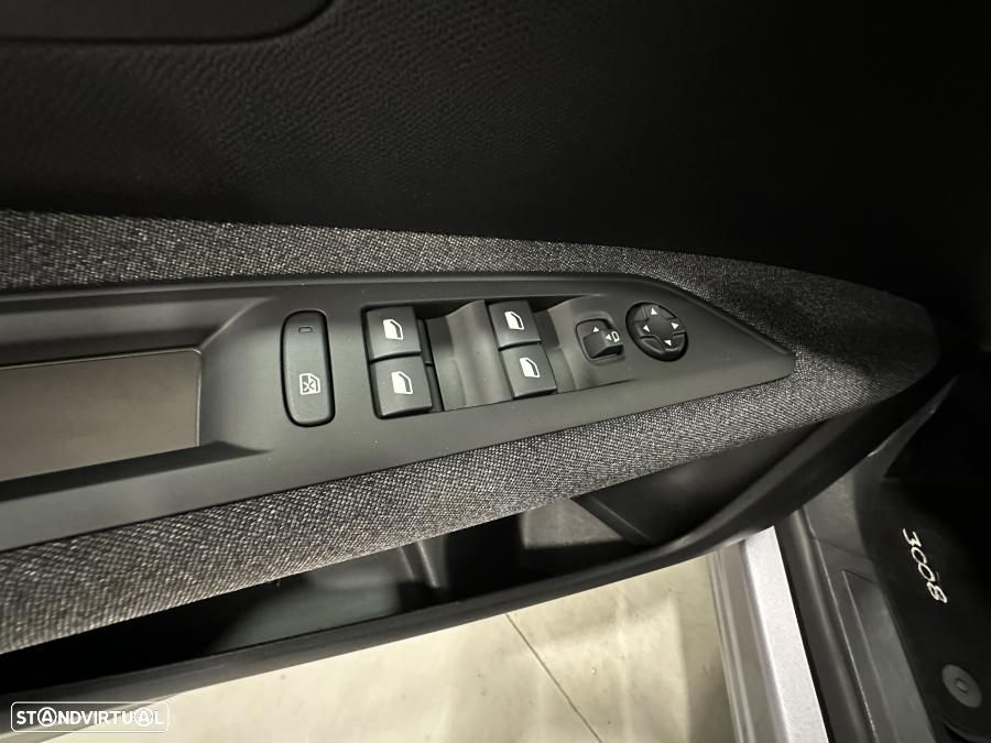 Peugeot 3008 1.2 PureTech Active Pack - 18
