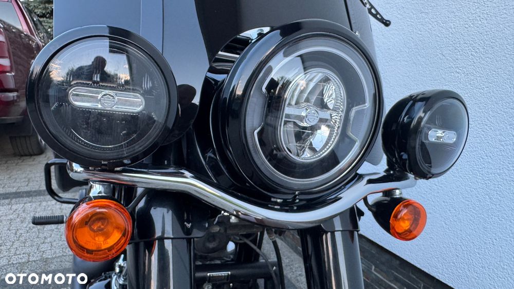 Harley-Davidson Softail Heritage Classic - 24