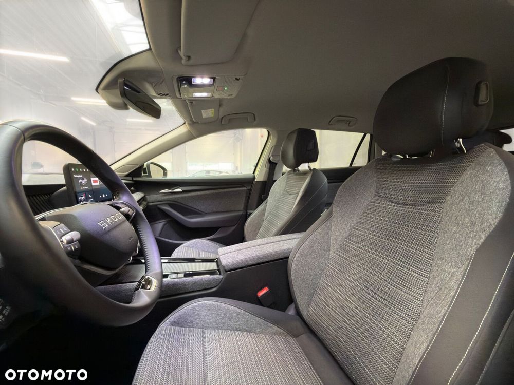 Skoda Superb 2.0 TDI SCR Selection DSG - 22