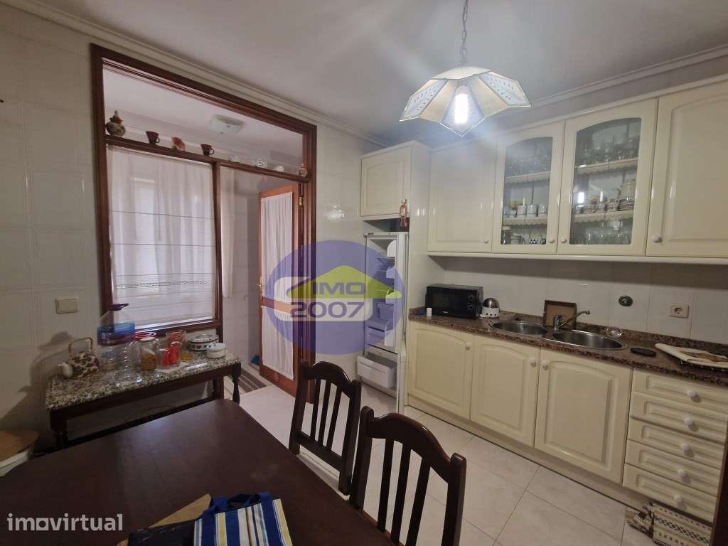 Apartamento T2 em Paços de Brandão - Grande imagem: 2/22