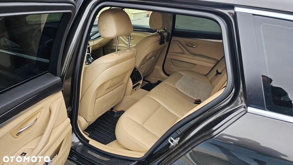BMW Seria 5 520d - 7