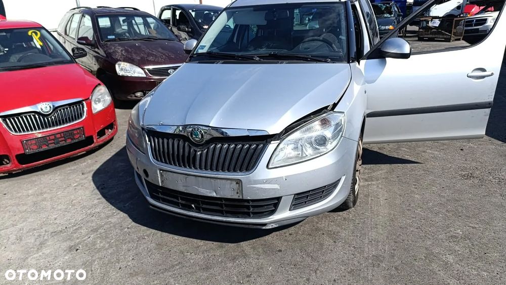 35486 skoda roomster fl na części 1.6 TDI CAYC 105 km skrzynia MZL lakier LA7W - 1
