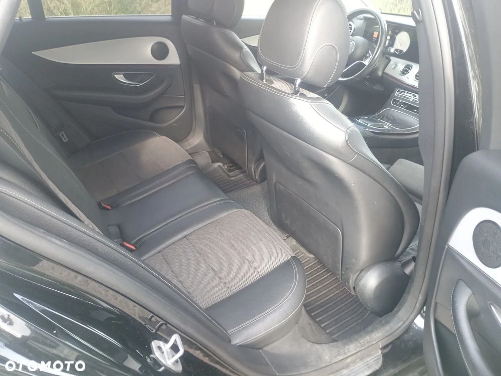 Mercedes-Benz Klasa E 220 d T 9G-TRONIC Avantgarde - 12