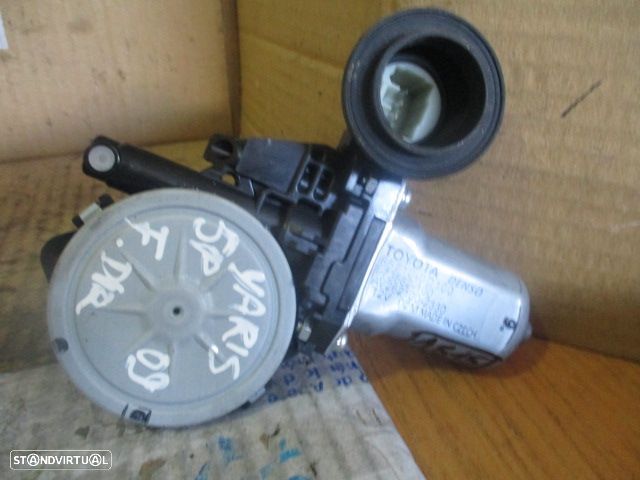 Motor Elevador Vidro 857100D100 TOYOTA YARIS 2009 FD TOYOTA AURIS 2008 2.0D4D 126CV 5P CINZA  FD - 1
