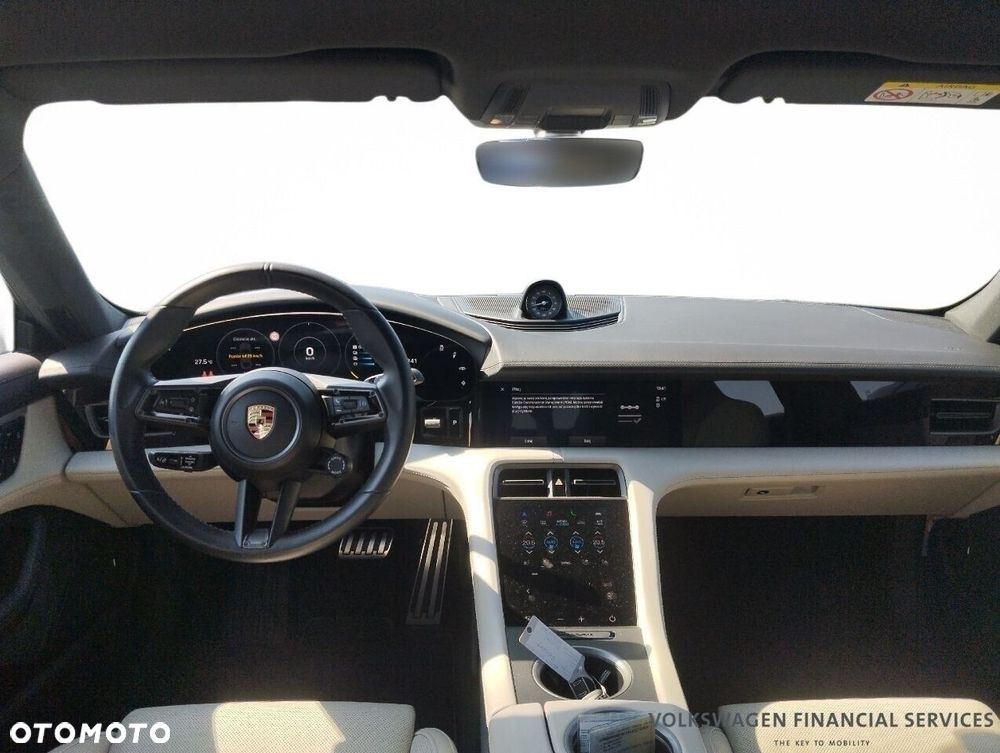 Porsche Taycan - 6