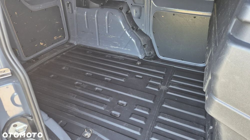 Volkswagen Caddy - 15